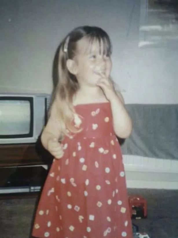 亲爹在高铁上猥亵女儿，不是父爱是下流！