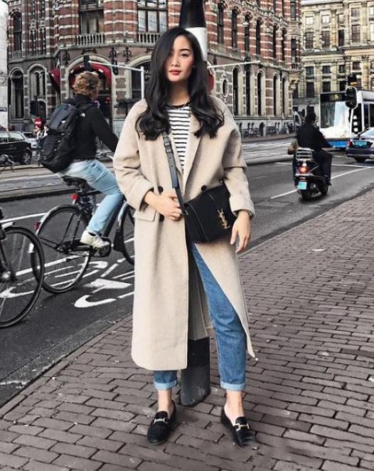 冬天的衣物应该都已经收始了,但羊毛大衣,要怎么来进行清洗?