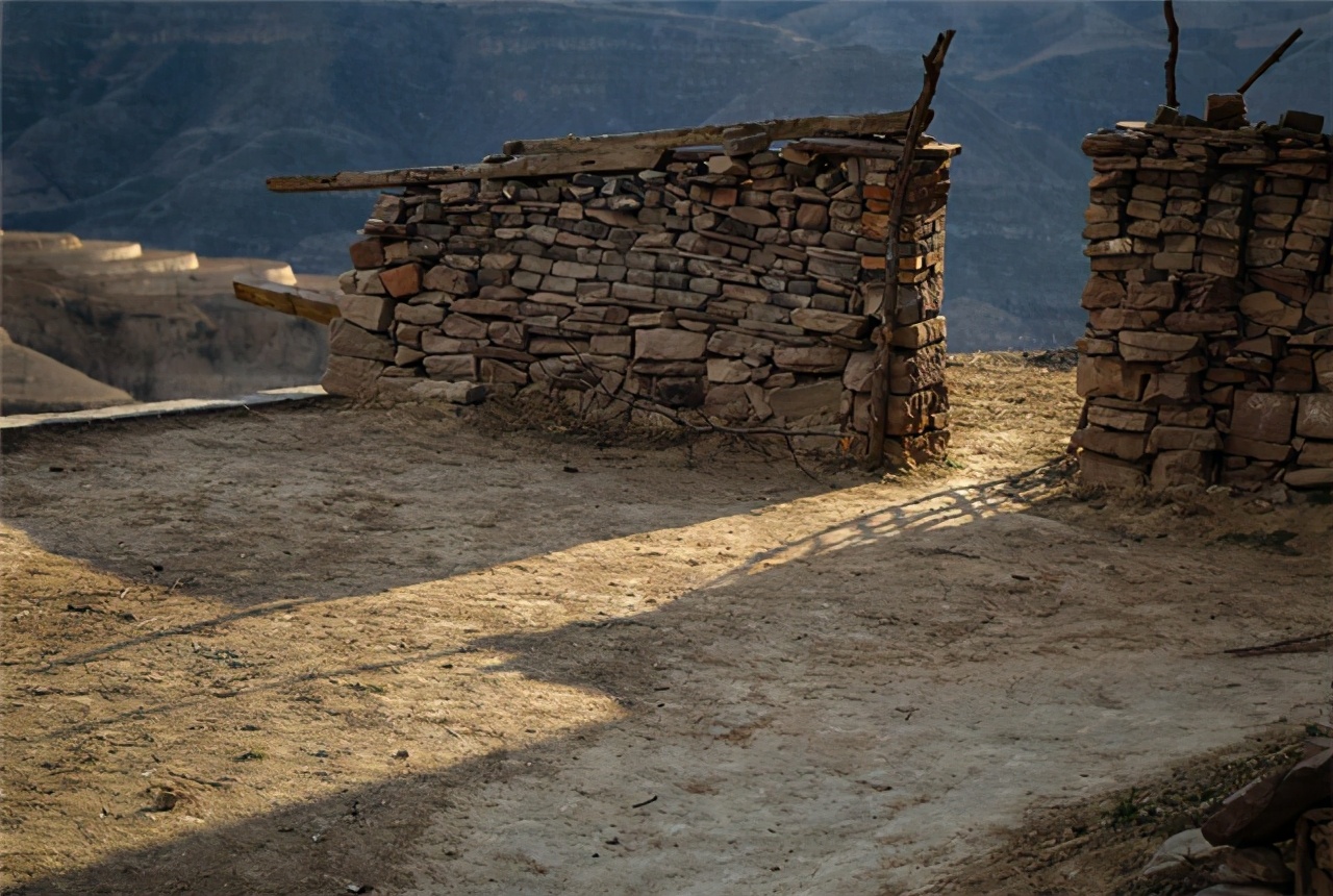 娣勫崥鍦熷尓鏉ㄥぇ灞辨槸鎬庝箞姝荤殑,鍘嗗彶涓婄殑灞变笢鎮嶅尓