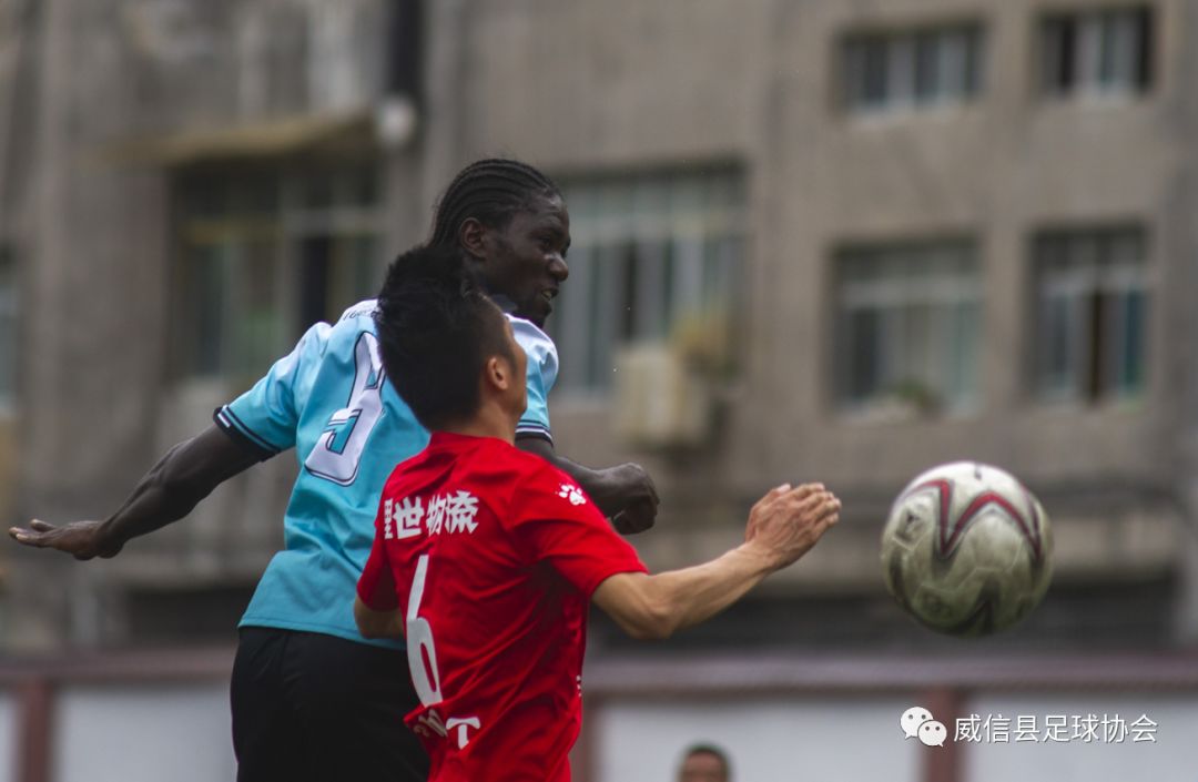 三市镇的足球比赛,我县首次举办全国县域足球赛事