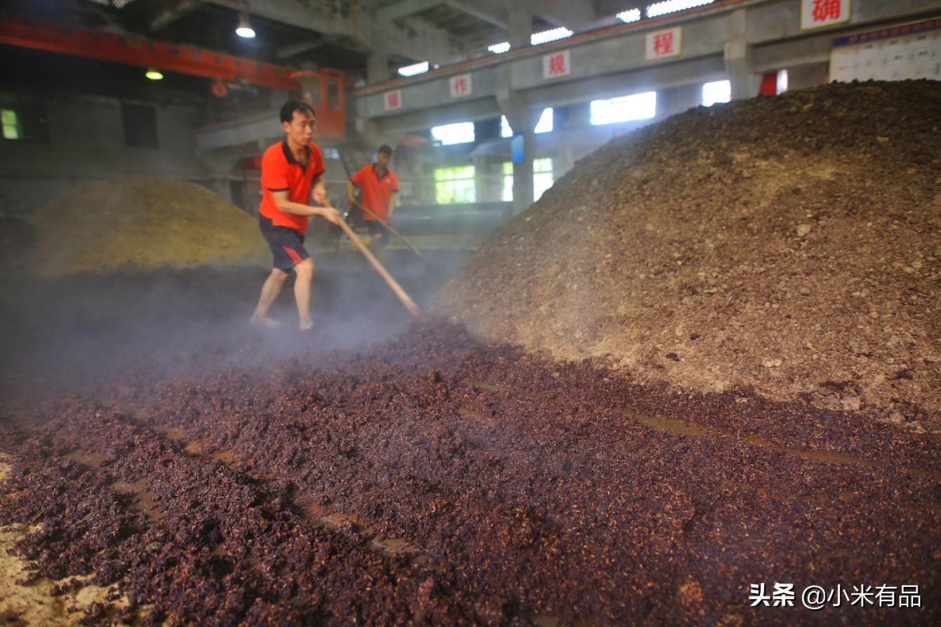 走进酒厂寻香觅味体验白酒文化,探访酱酒酒厂