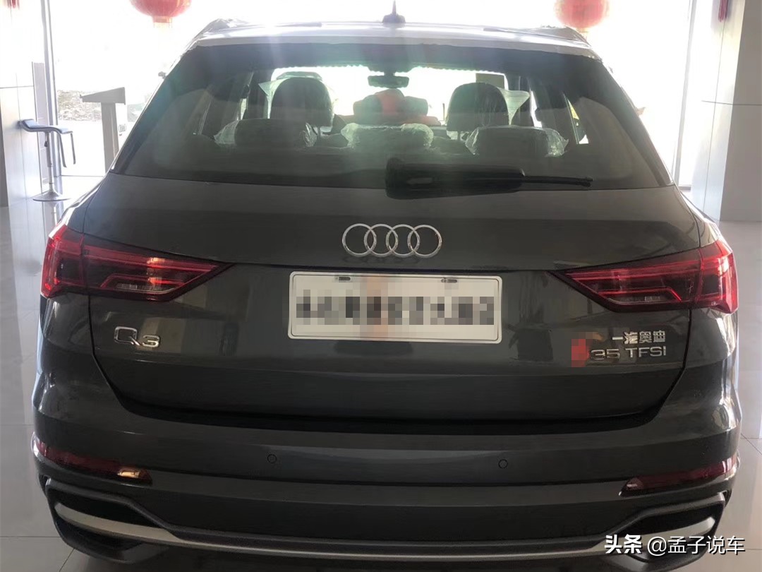 奥迪q31.4t油耗多少钱一公里,2022款奥迪q3时尚致雅白色提车