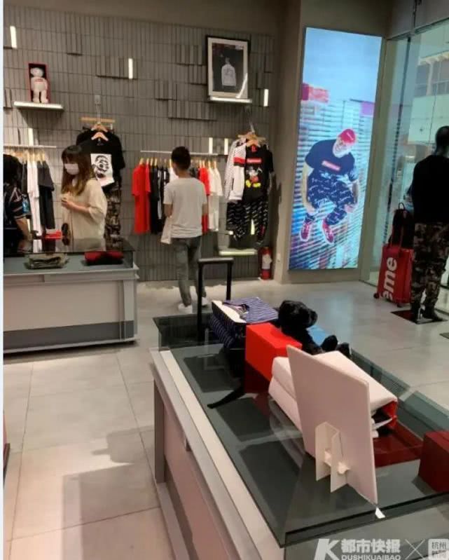 正版Supreme在华注册商标，球星韦德都穿过的高仿会在杭州“凉凉”吗？