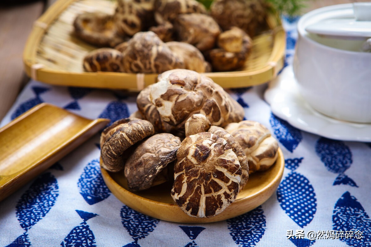 秋季煲什么汤老少都合适喝的,秋季宝宝喝什么汤比较好