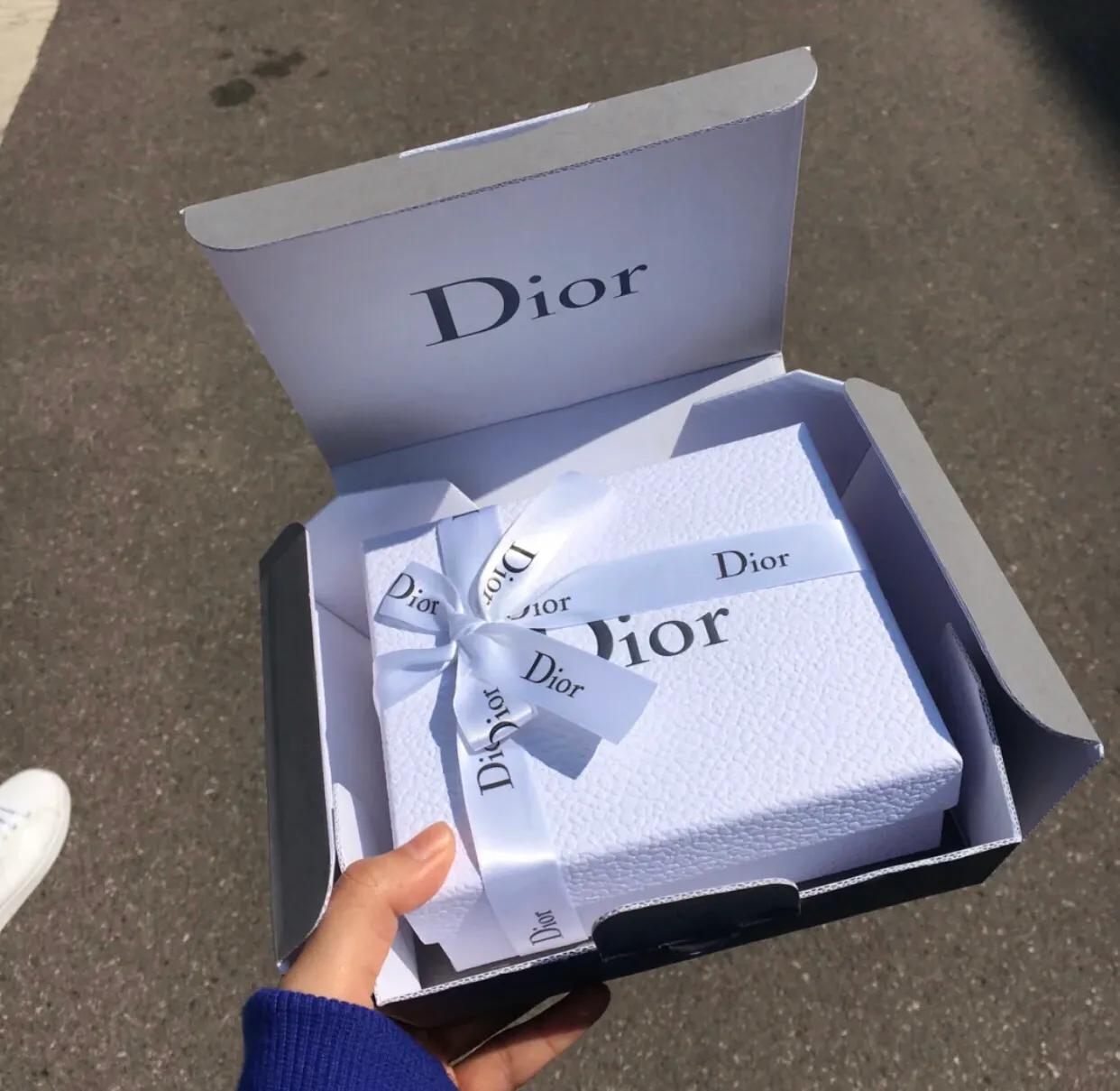 大牌化妆品批发价很低吗,大牌化妆品低价购买