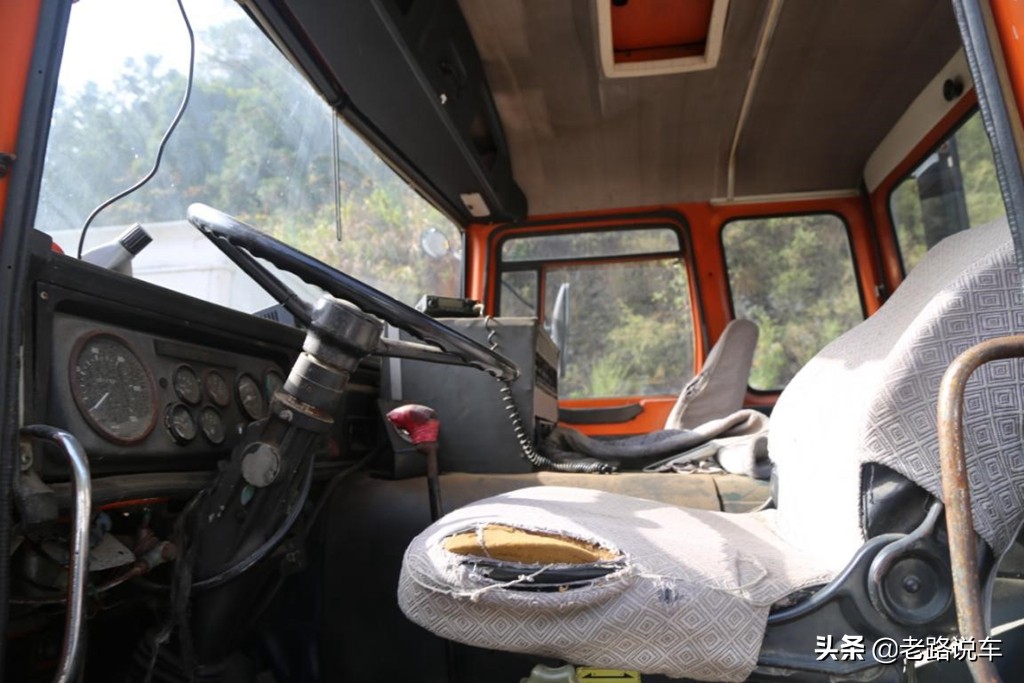 斯太尔血脉超级少见的黄河牌JN3261公铁两用卡车