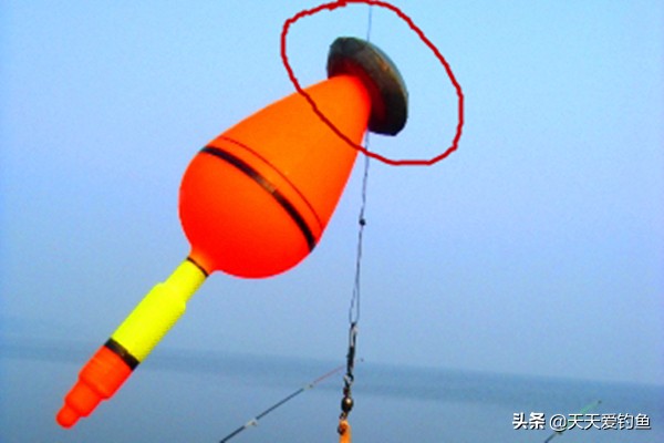 钓草鱼串钩钓浮绑法图解,串钩草鱼钓底还是钓浮