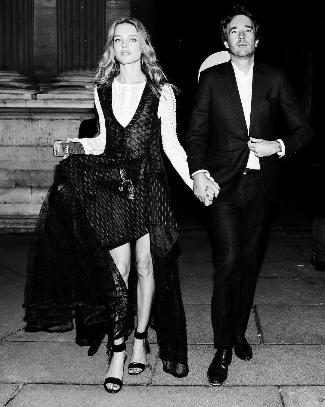 LV太子大婚!水果娜穿小白裙痛快大笑毫无女神样,没排场也无妨