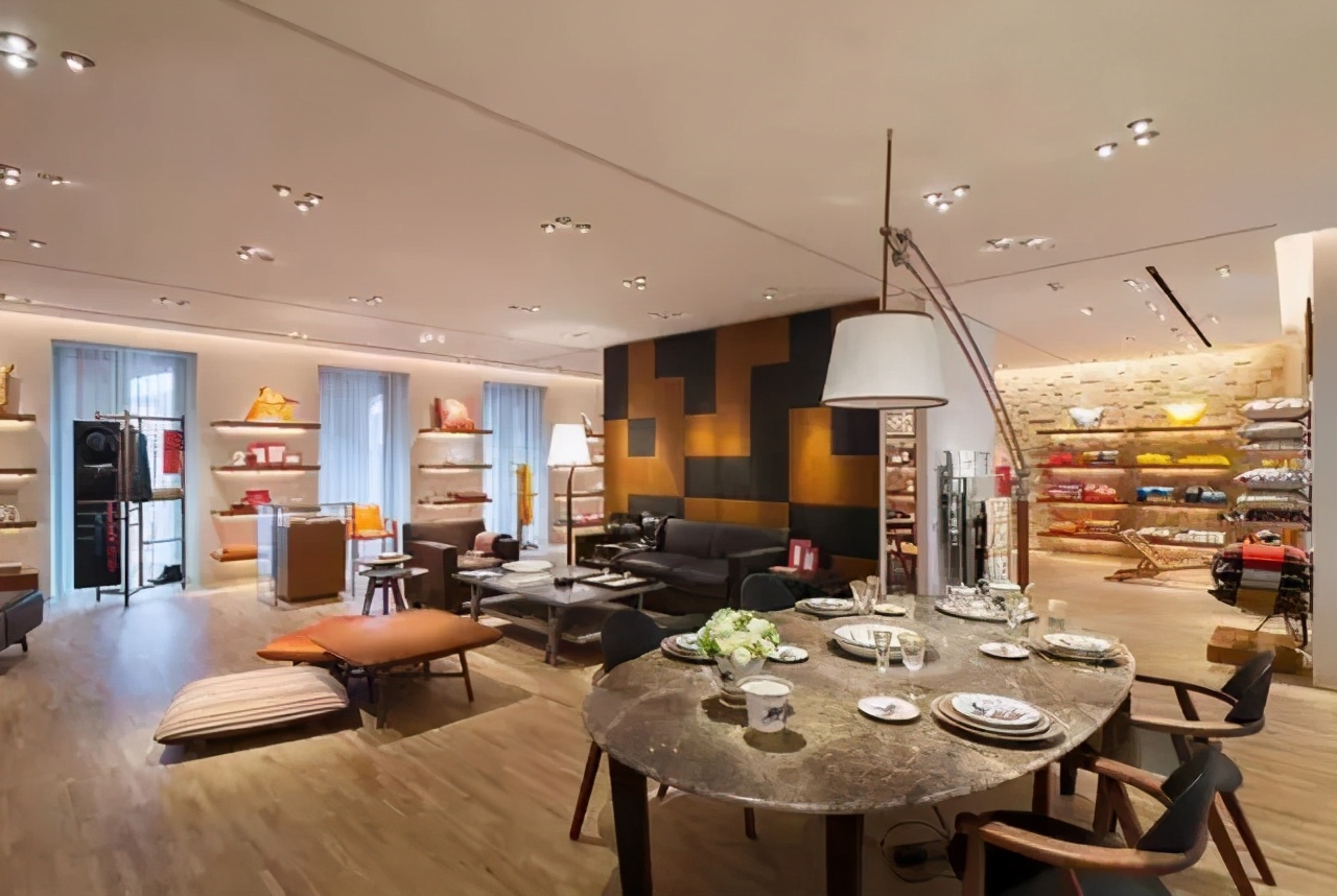 大牌为何喜欢抄小众品牌,大牌为什么喜欢黑白