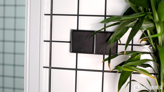 施耐德皓呈系列小夜灯现场效果,施耐德颜值开关插座