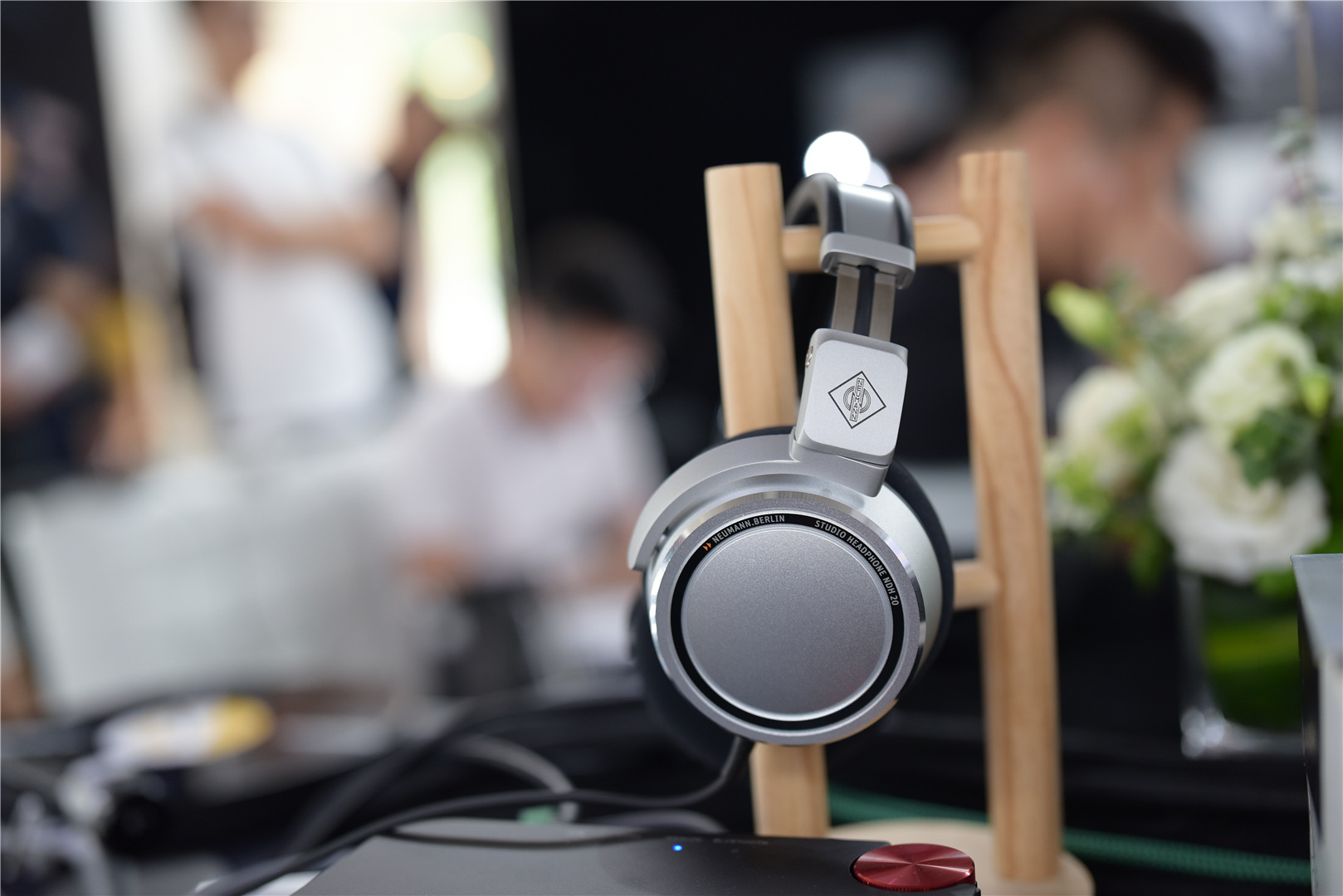 一机实现HiFi、监听和便携性，说说天域联达NeumannNDH20试听会