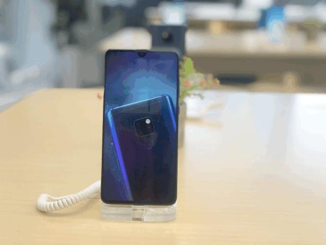 神秘巨星陪你“尽兴”感受,炸裂全成都的跨年派对~