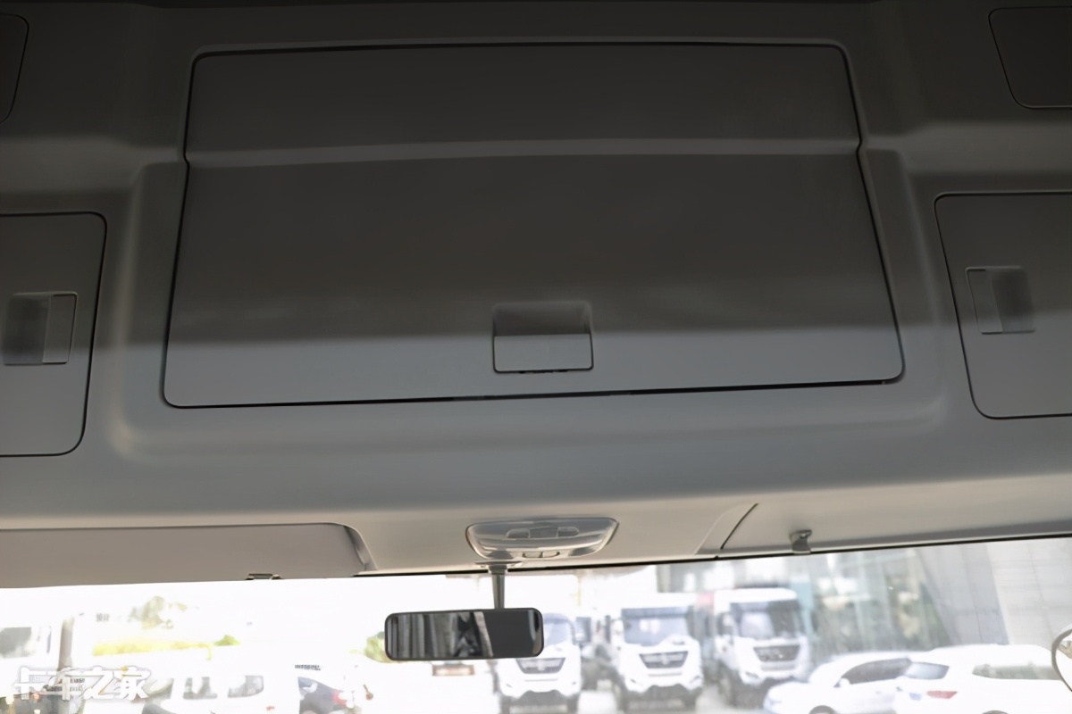 340马力配10挡箱，中短途运输利器，详解东风天龙4x2重卡