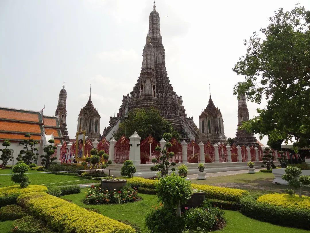泰国从小就要去寺庙,泰国5泰铢硬币版别