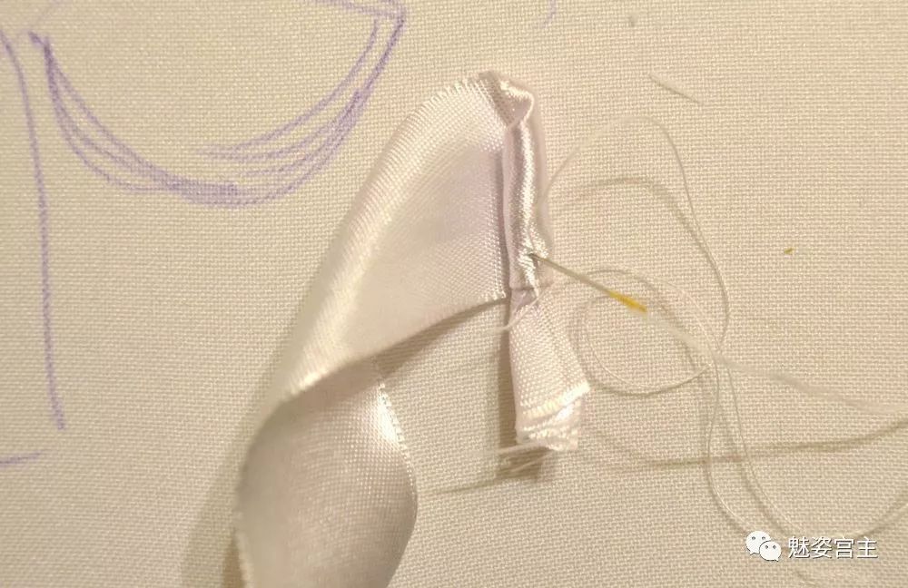 丝带绣盘结玫瑰花绣法图解,丝带绣图案教程牡丹