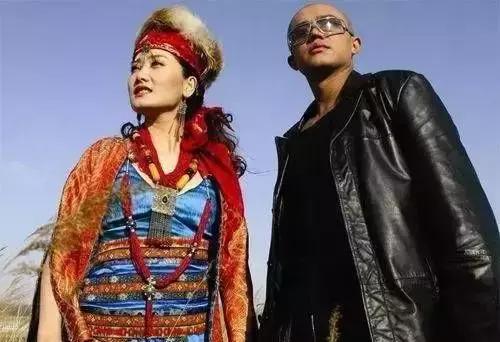 庞龙留校当老师，王蓉被曝精神问题：那些年的神曲歌手都去哪了？