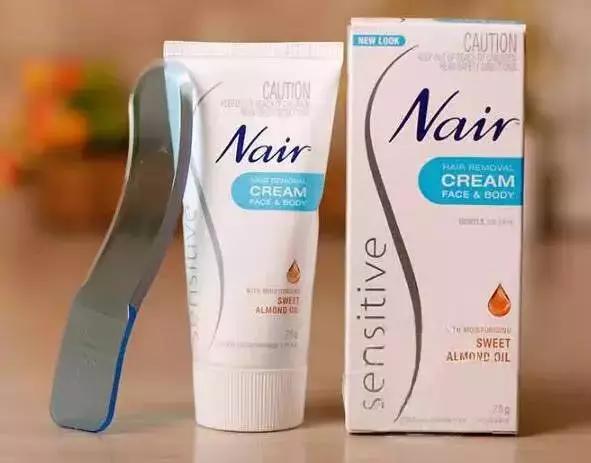 给干枯的身体洒水,给肌肤补充水分让皮肤放松