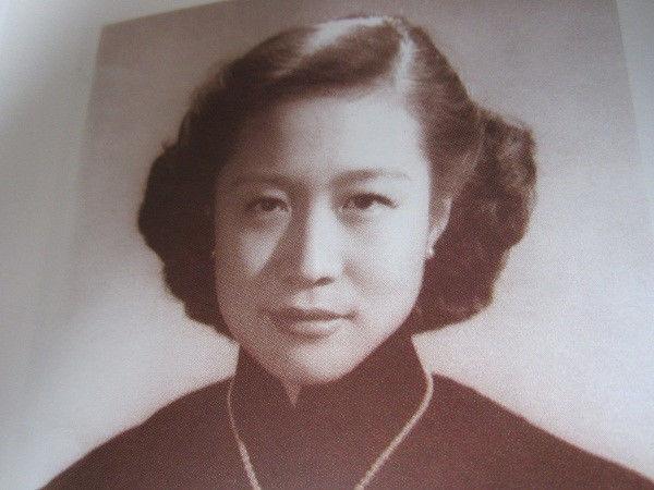 嫁给杨振宁前翁帆经历了什么,杨振宁娶翁帆的时候多大了