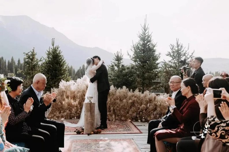 人数少的婚礼怎么办,现在婚礼怎么办为好