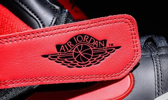 有鞋带但不用系鞋带篮球鞋,有鞋带没鞋带的aj