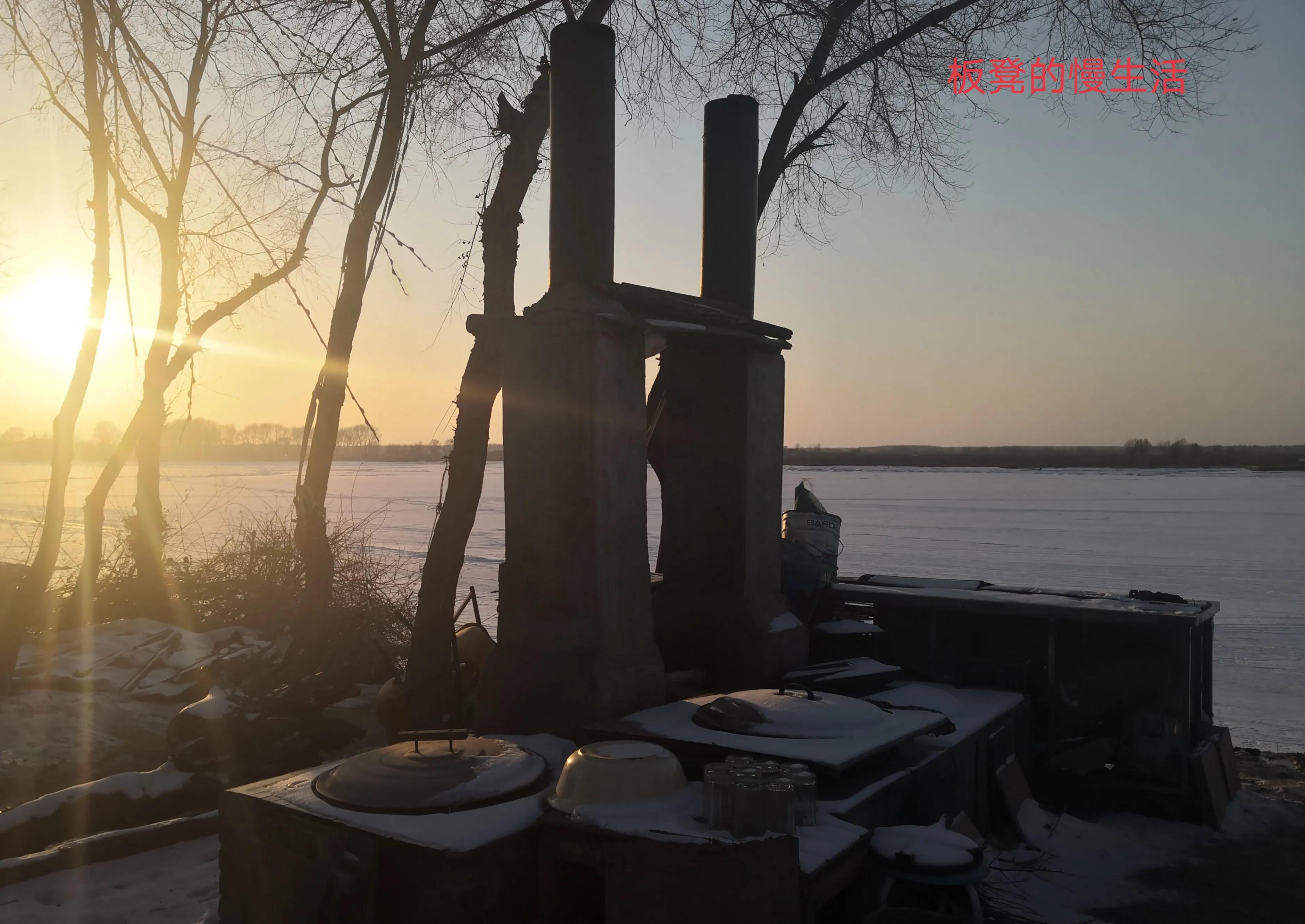 冬日探访住在嫩江边的“老神仙”，邂逅并沉醉于冰上绝美落日