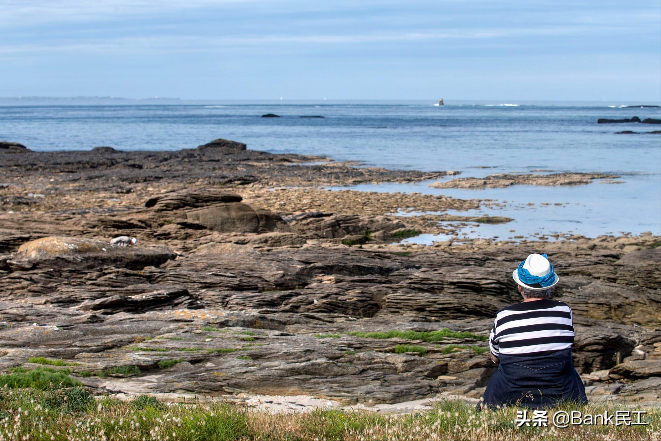 有60万存款每月有6000元退休金,银行有多少存款才可以不用上班