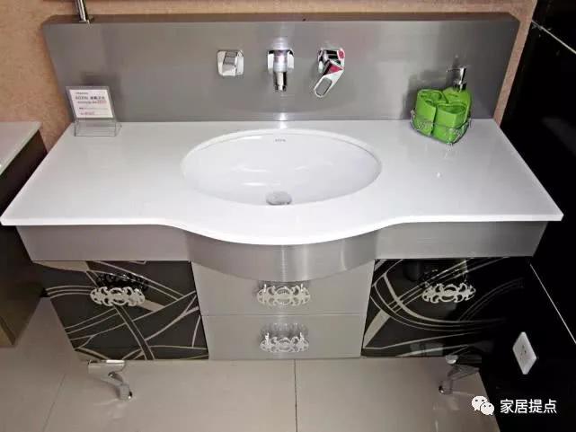 卫生间浴室柜用什么材质的好,卫生间无隔断用什么材质的浴室柜