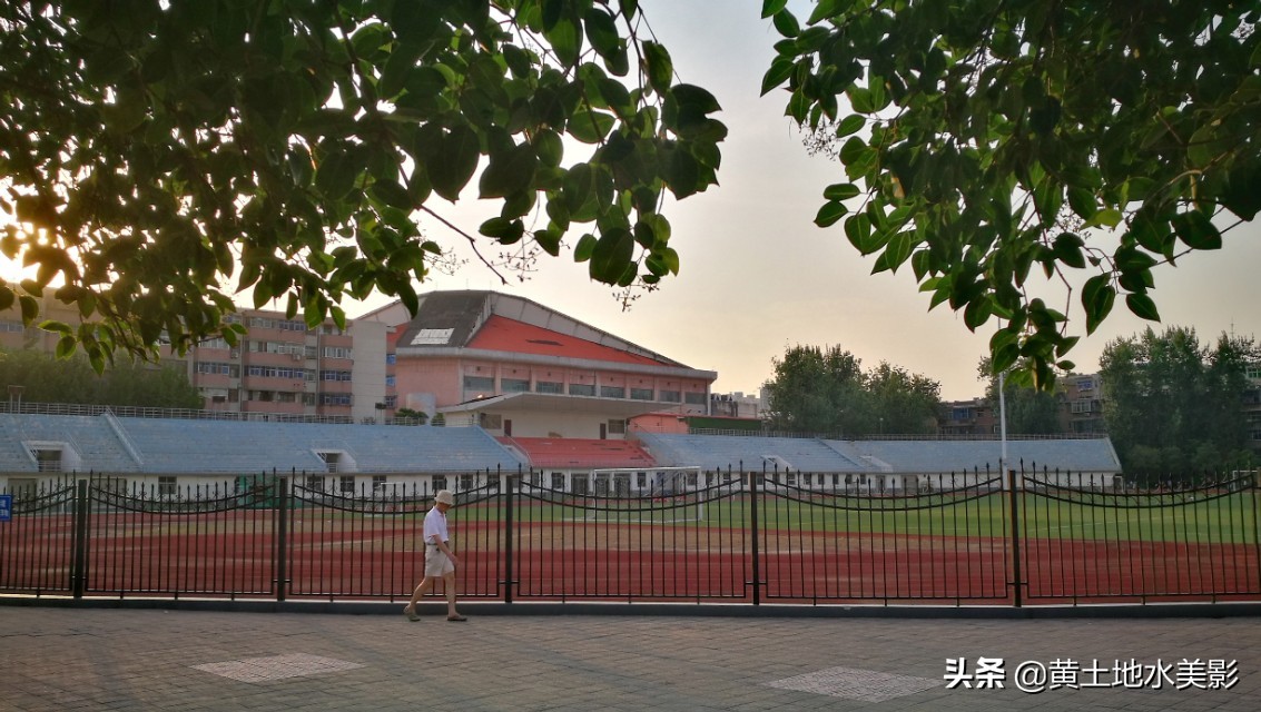 了解郑州的铁路历史,郑州之行最新视频