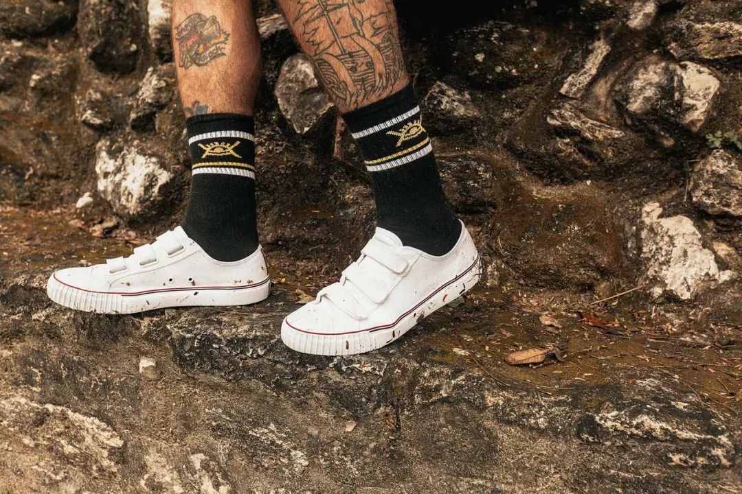 匡威帆布鞋和vans哪个好,匡威鞋和vans哪个更舒服