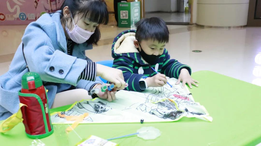 风筝节启幕|放飞梦想，中国加油!当代购物中心风筝节进行中