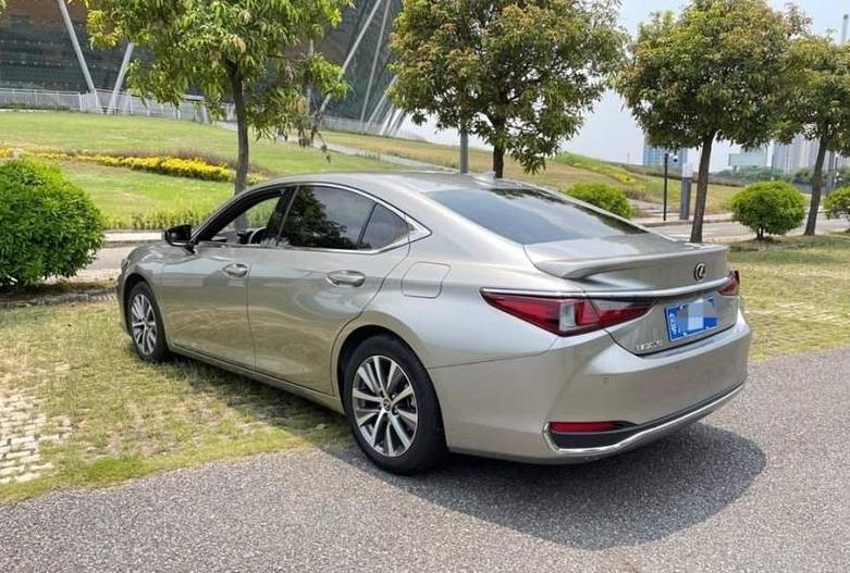 雷克萨斯es2.5自吸是几缸,雷克萨斯es2.5自吸怎么样