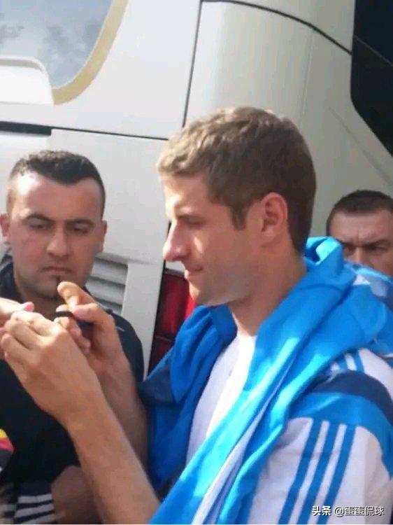 罗伊斯莱万格策胡梅尔斯,胡梅尔斯和格策回多特