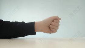 长时间玩手机胳膊酸痛怎么按摩,经常玩手机手指关节痛怎么办