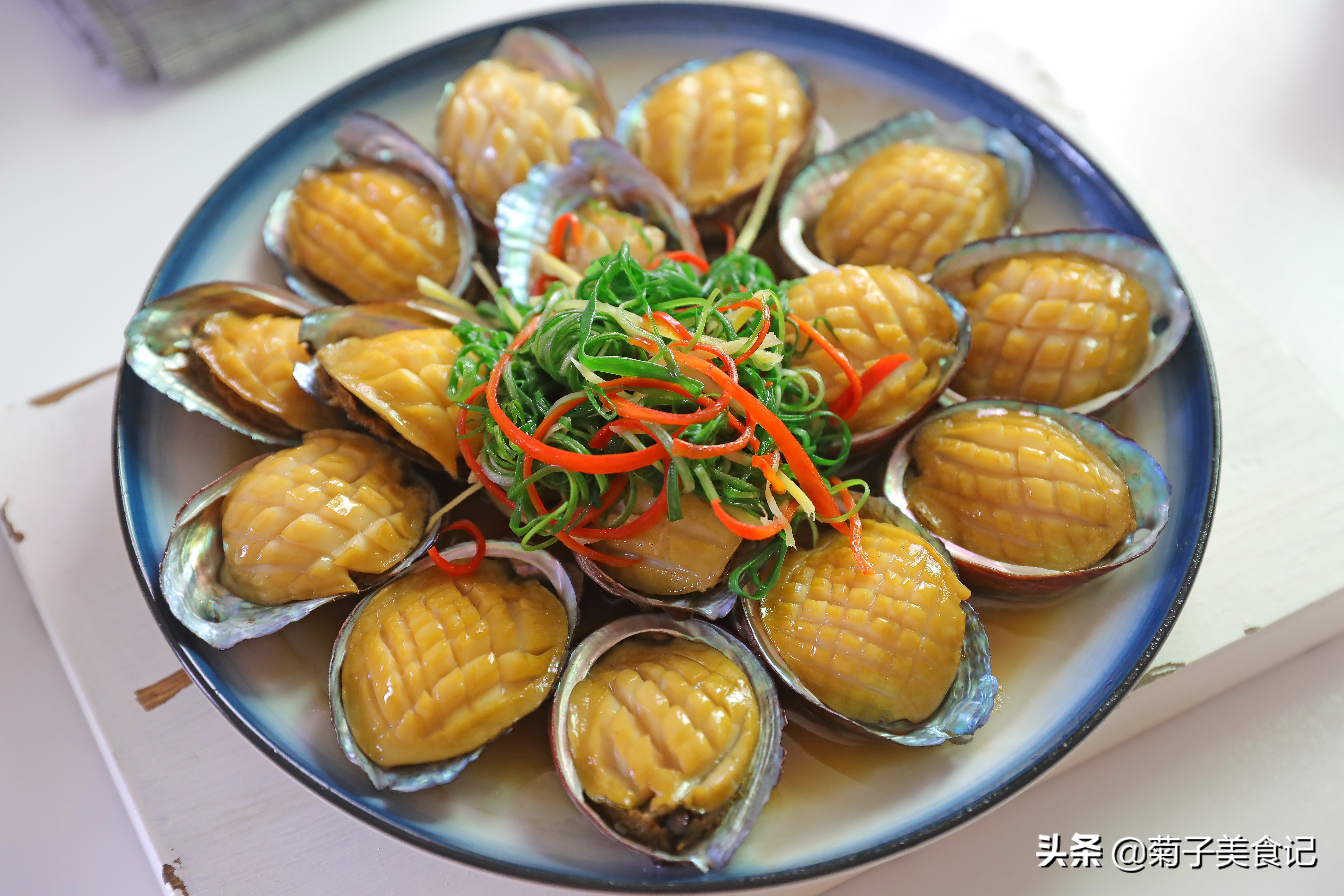 诚意满满的炖一百只鲍鱼招待客人,鲍鱼招待客人的做法