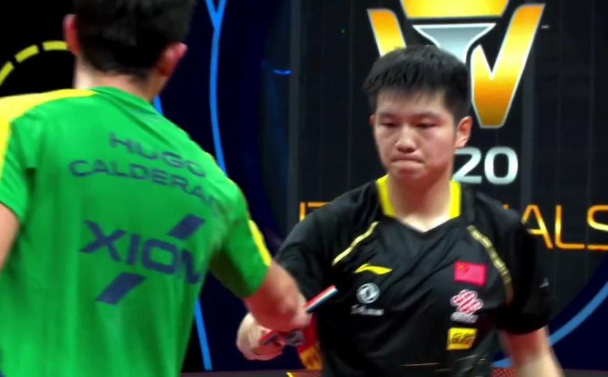 樊振东打哭小对手不知所措,樊振东2比4爆冷不敌雨果采访