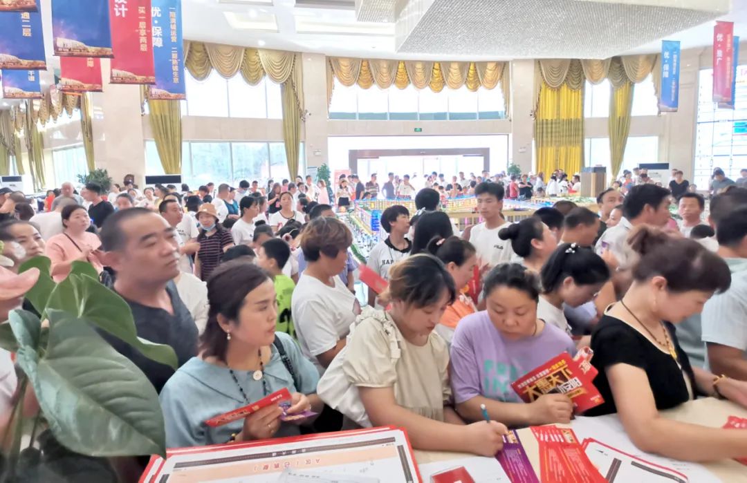 大惠天下轰动安阳8月9日欧蓓莎环球港首场福利引爆安阳