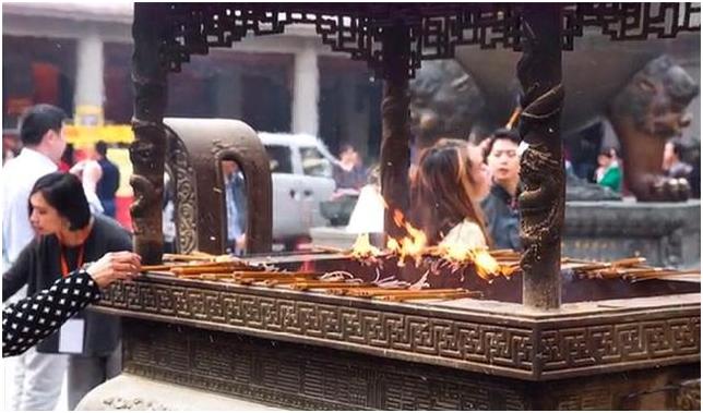 上香为什么不能烧三支香,烧香为什么要烧三支