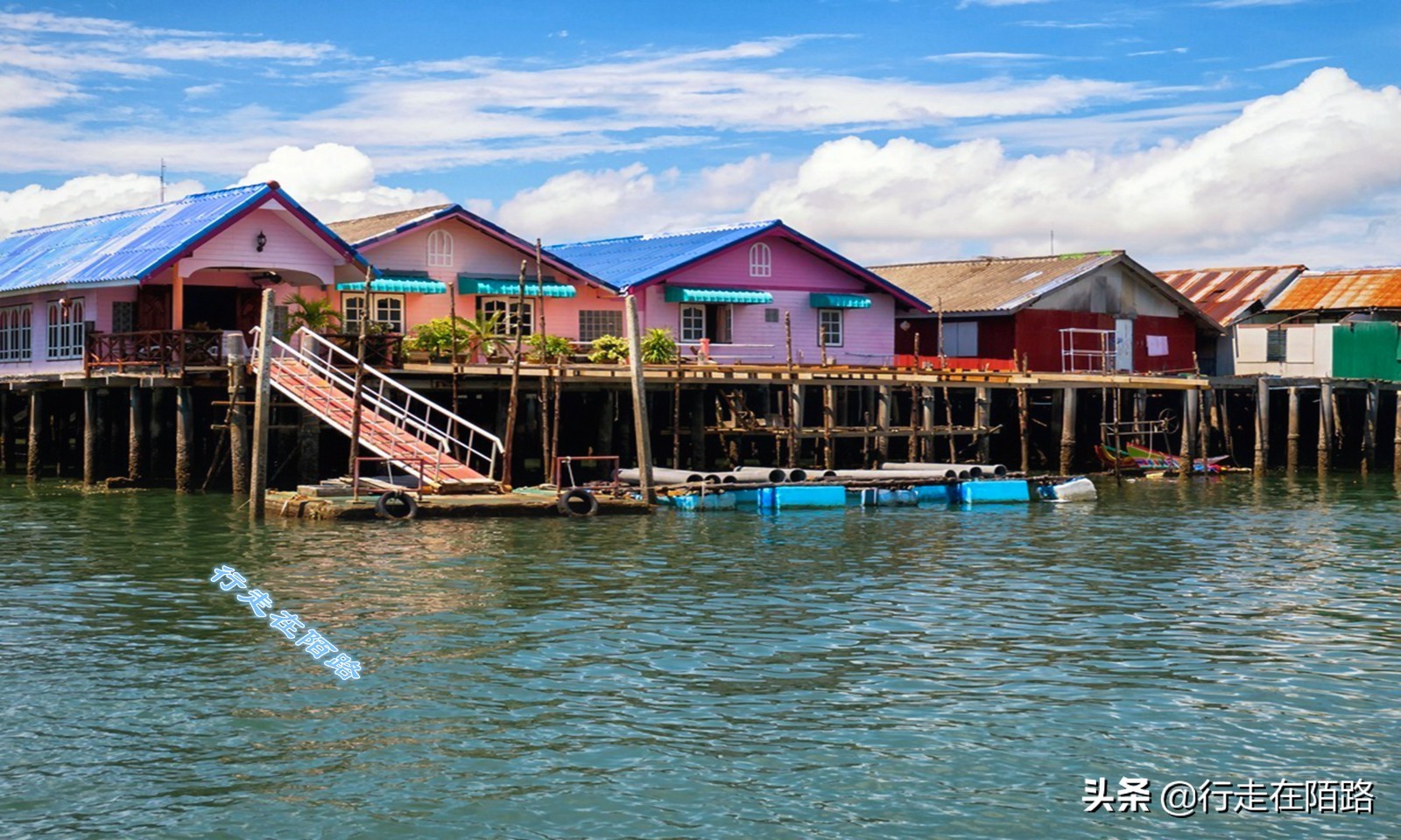 泰国回民村,泰国踩高跷