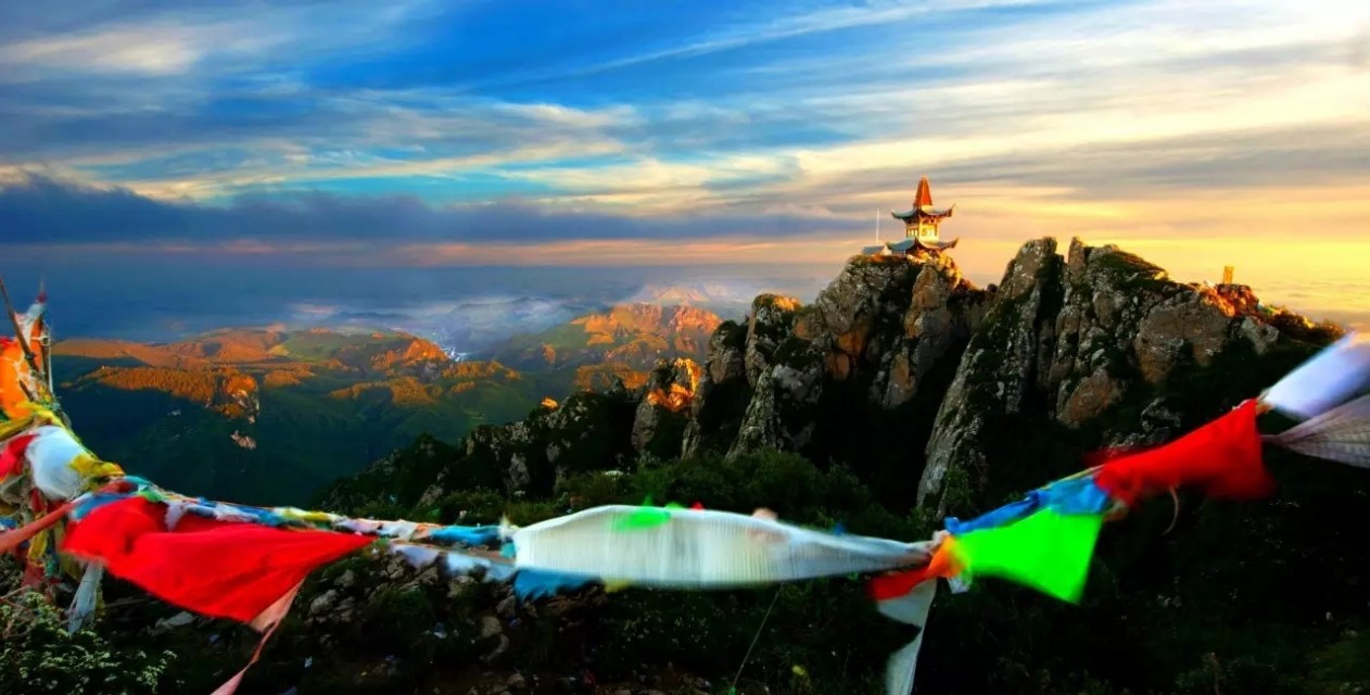莲花山上莲花寺,莲花山普宁山顶