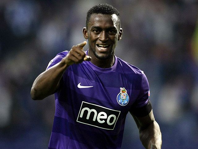 从金靴3连庄，到如今33岁濒临退役！这名恒大标王的故事令人嘘唏