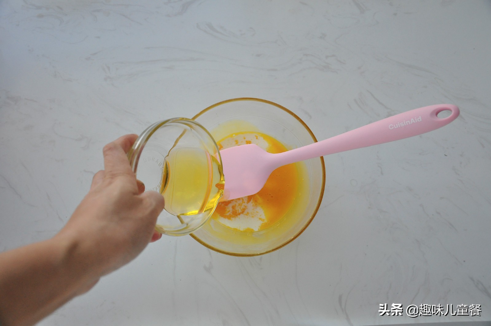 超萌兔蛋糕制作过程,怎么给兔兔做生日蛋糕