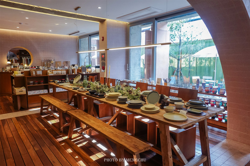 首尔圣水洞oliveyoung,韩国首尔广场打卡景点