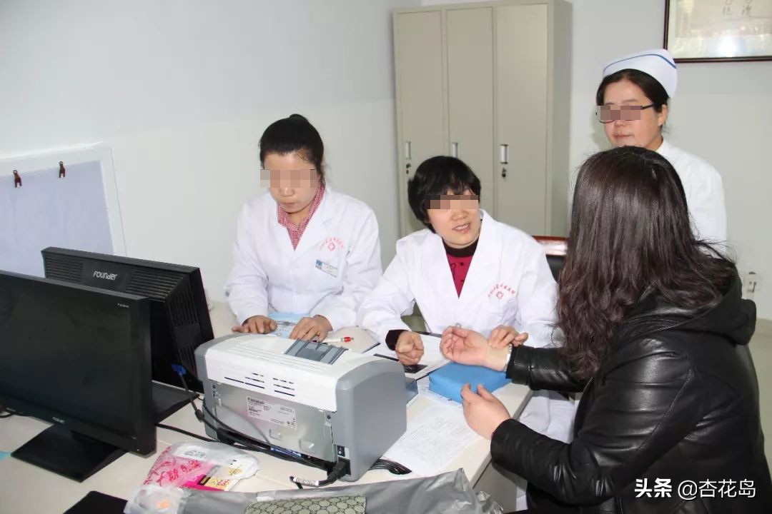 女性阴道不规则性出血有什么症状,阴道不规则出血的症状怎么造成的