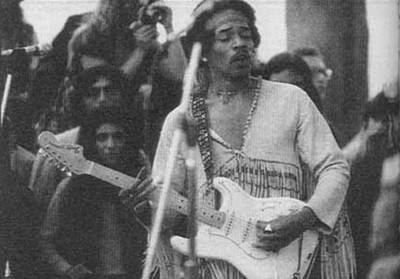 8月17日世界上规模最大的嬉皮士聚会，狂欢是一群人孤独