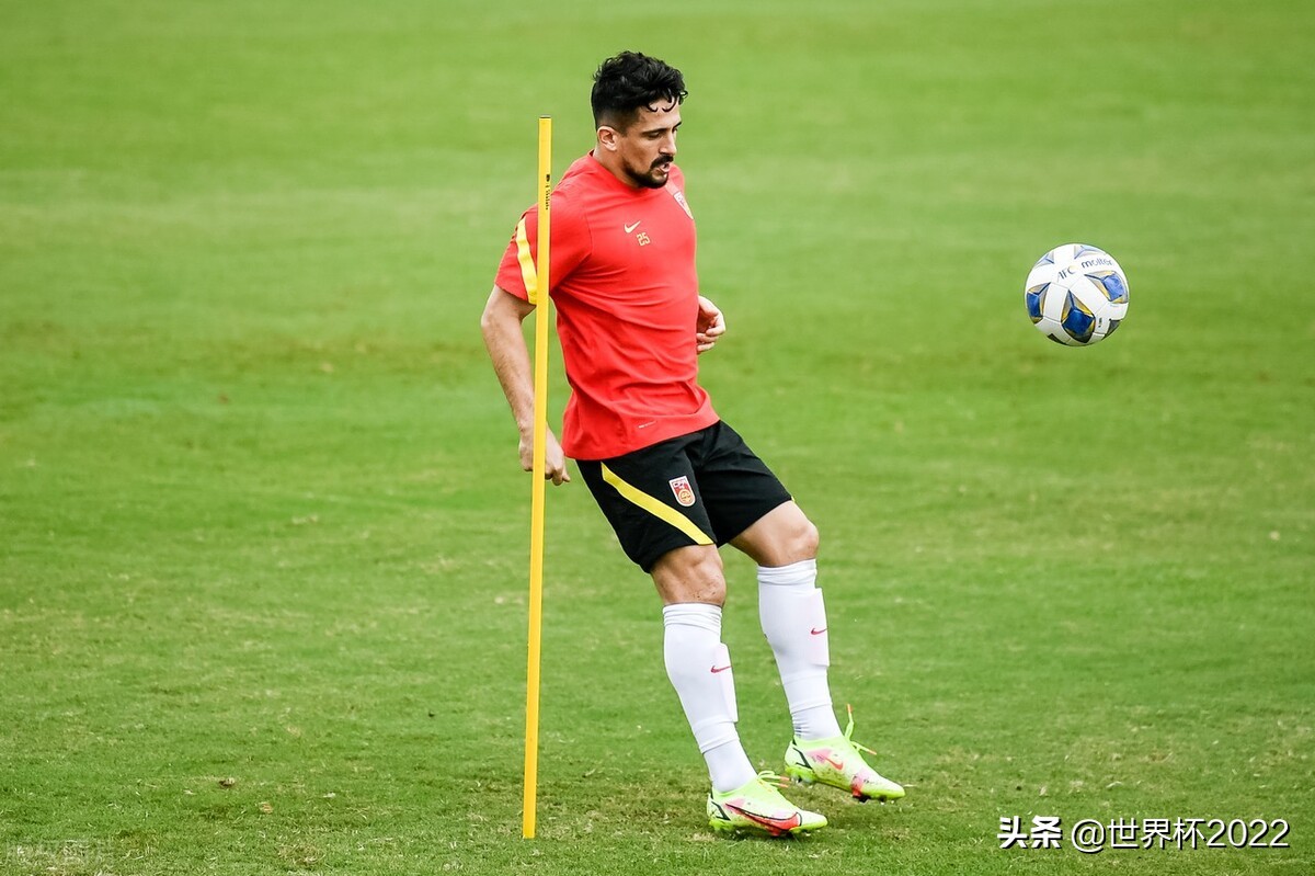 国足第二堂训练课,阿兰国足训练