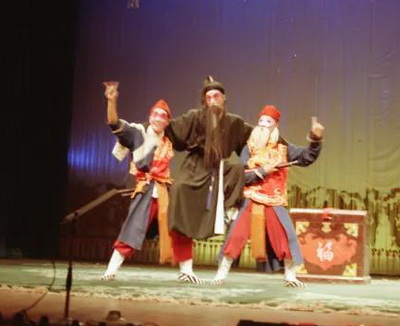 铁嗓金声江汉曲——记汉剧三生名家向阳