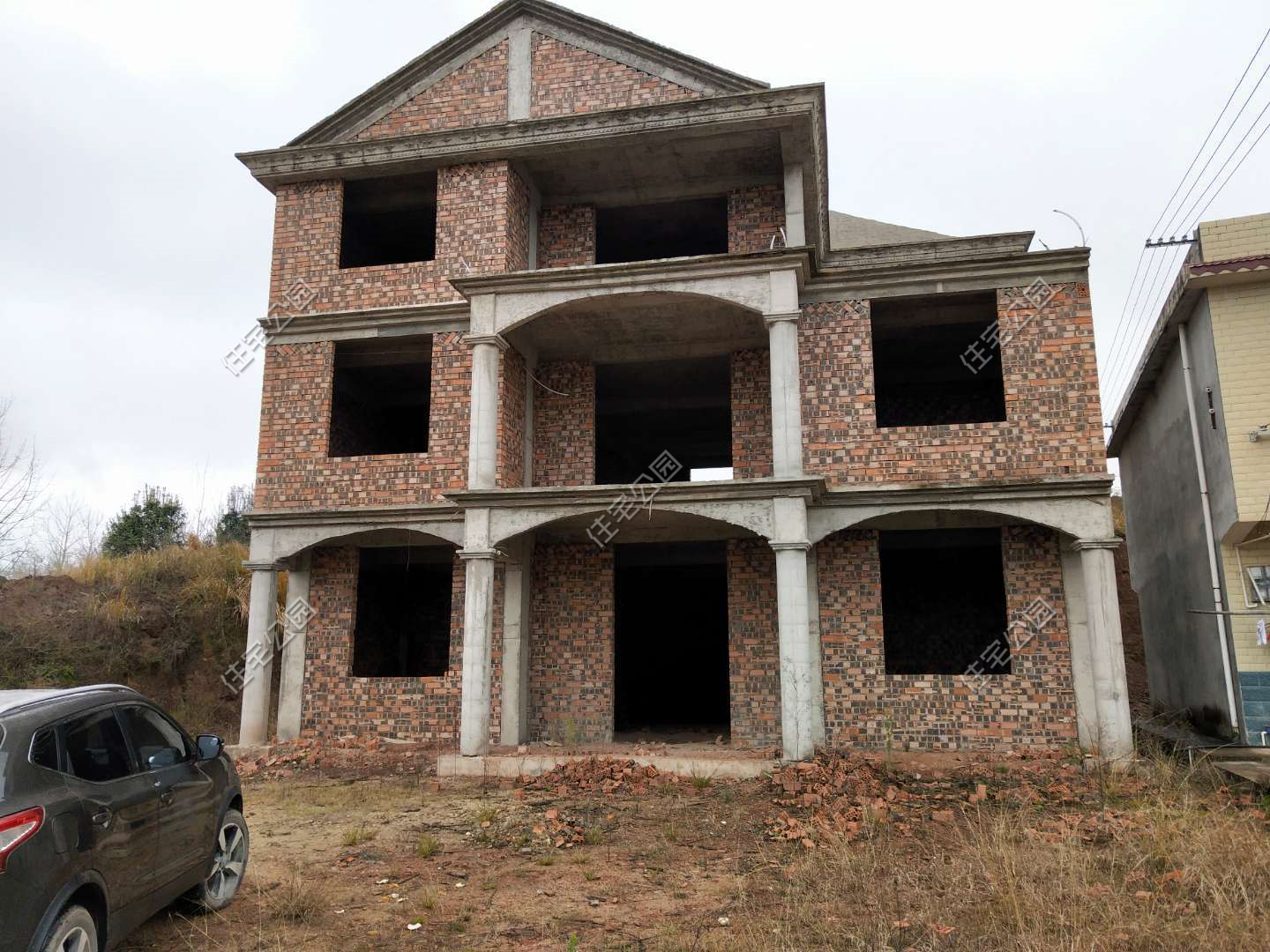 结婚6年积攒61万，田女士拿来给农村公婆盖新房，十里八乡都夸赞