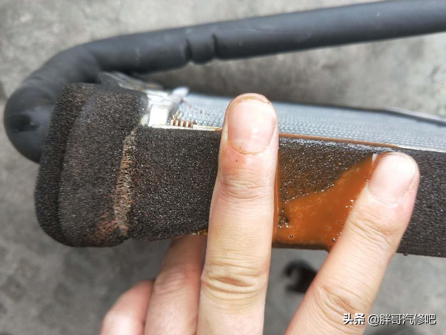 发动机高温缺水加了水又没事了,发动机高温报警防冻液都出来了