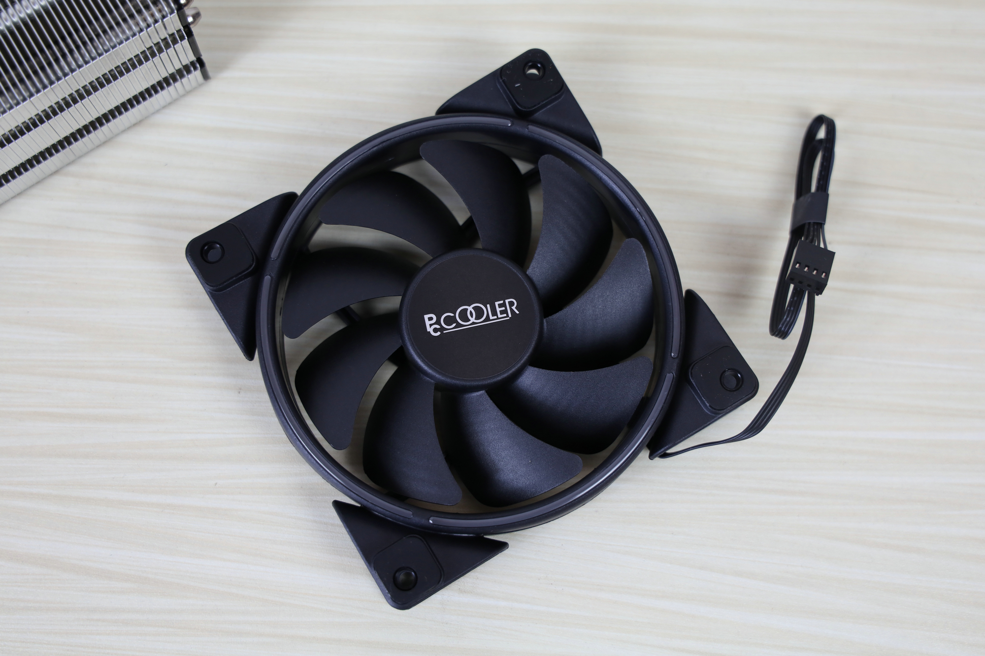 超频三东海风云gi-r66u怎么样,超频三东海r4000装机效果