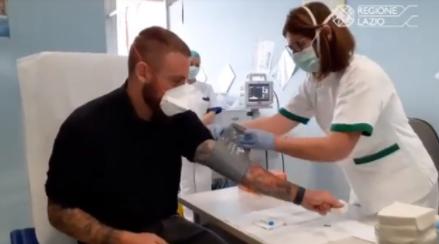 意大利足球界在行动！托蒂捐设备，德罗西献血，国米连续捐款捐物